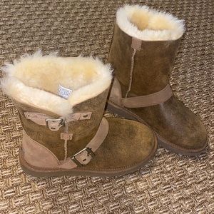 UGG Dylyn Boot